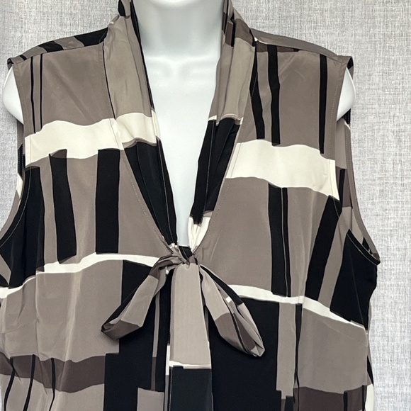 Ellen Tracy Blouse Top Sleeveless Tie Neck Size 18 Secretary Black Gray Whit - Picture 2 of 6